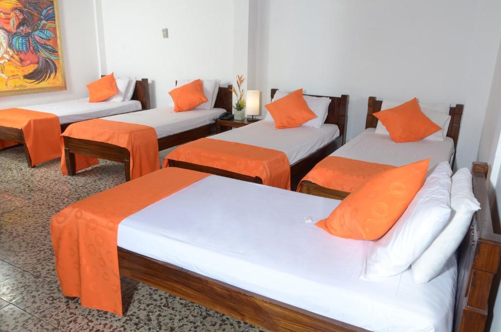 Hotel Lusitania Ibagué Szoba fotó