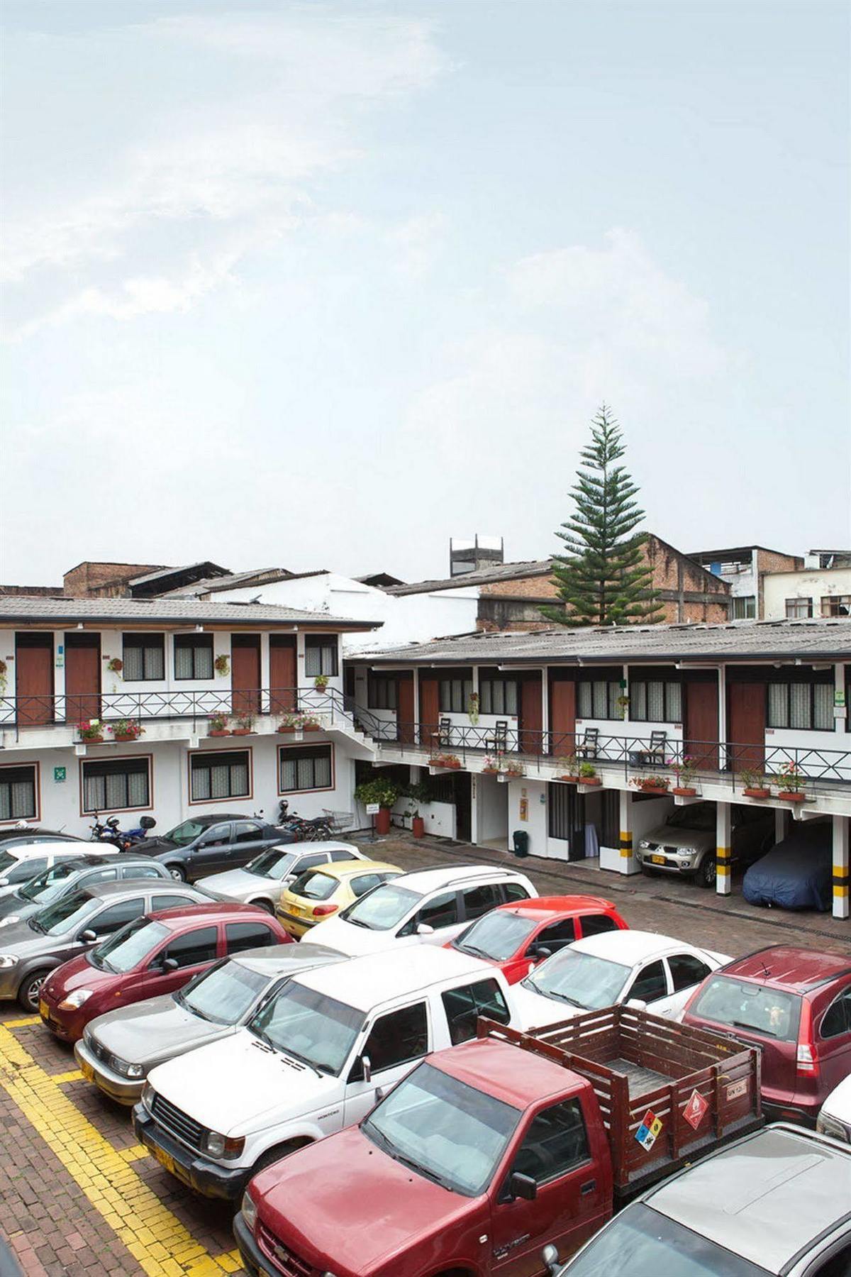 Hotel Lusitania Ibagué Kültér fotó